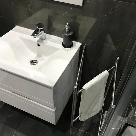 Good Night Lis Lizbona